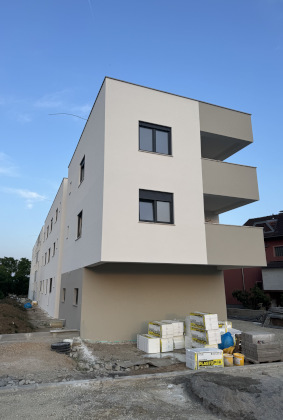 Fasadno pročelje stambene zgrade — 17 stanova